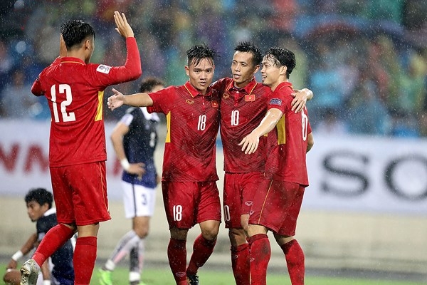 FourFourTwo chỉ tên cầu thủ Việt Nam có thể sang Malaysia