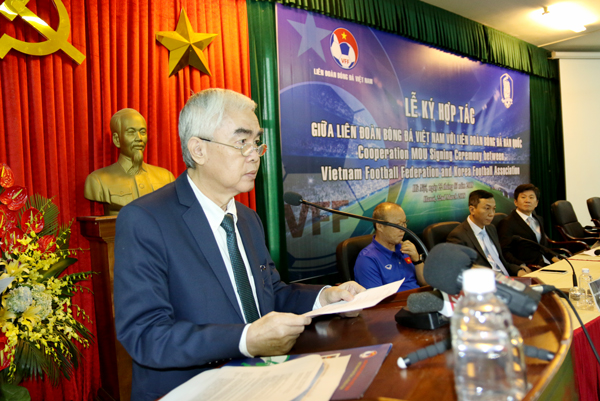 Hàn Quốc hỗ trợ đưa bóng đá Việt Nam vươn tầm châu Á