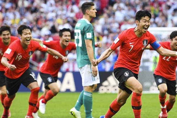 ĐHTB vòng bảng World Cup: Bất ngờ 3 sao châu Á