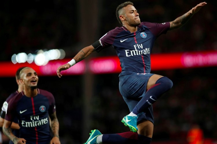 VIDEO: Kỹ năng và bàn thắng đẳng cấp của Neymar