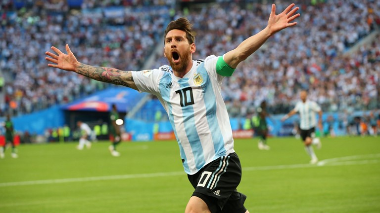 Messi tỏa sáng, Argentina vào vòng knock-out World Cup 2018