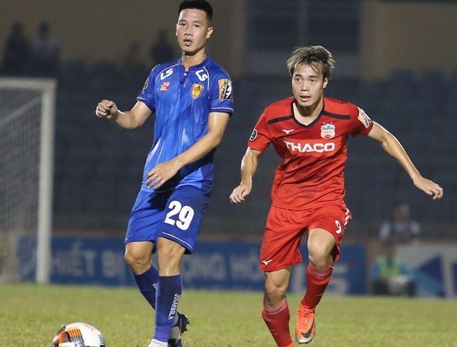 Văn Toàn 'tắt điện', HAGL thua trắng trước Quảng Nam FC