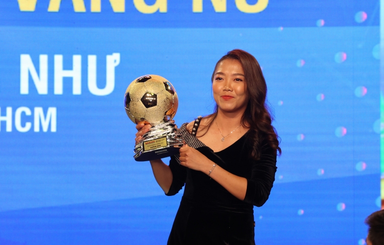 Huỳnh Như đẹp rạng ngời trong ngày nhận QBV 2020