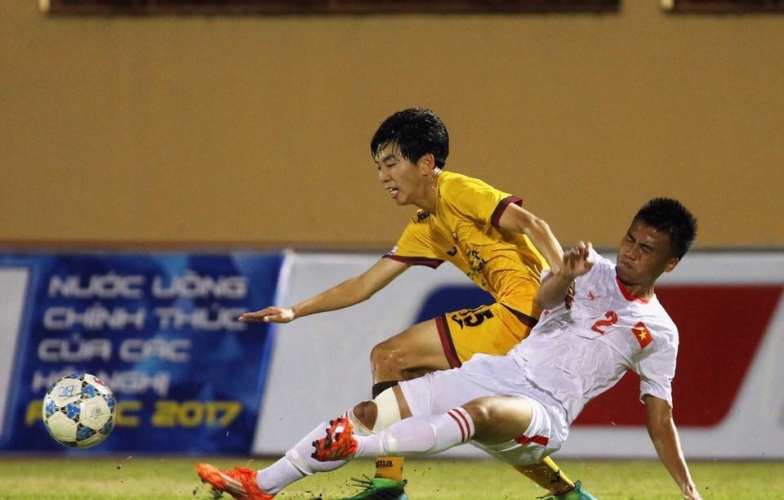 Tuyển thủ U19 Việt Nam bỏ bóng đá đi làm 'xe ôm công nghệ'