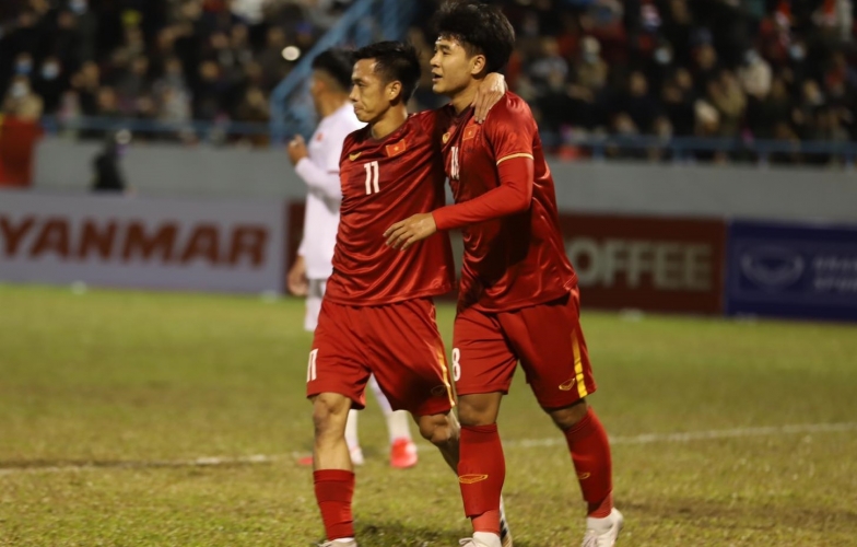 VIDEO: Văn Quyết gỡ hòa cho đội tuyển Việt Nam