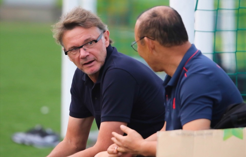 HLV Philippe Troussier thay đổi kế hoạch với U19 Việt Nam