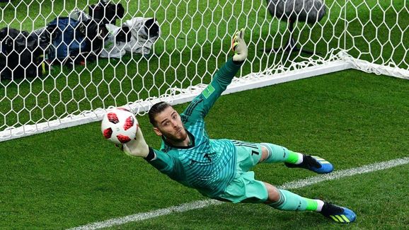 VIDEO: Những pha cứu thua 'cực dị' của 'người nhện' De Gea