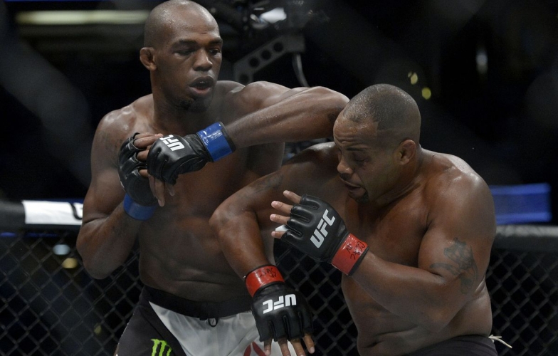 FULL Fight UFC 214: Jones vs DC 2 - Cú knockout đáng sợ của 'Bones' Jones