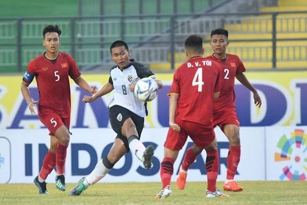 Bỏ lỡ cả tá cơ hội mười mươi, U19 VN cưa điểm với Thái Lan