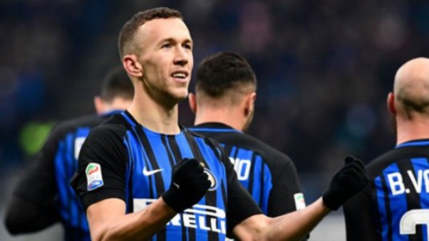VIDEO: Perisic lập hattrick, Inter lên ngôi đầu Serie A