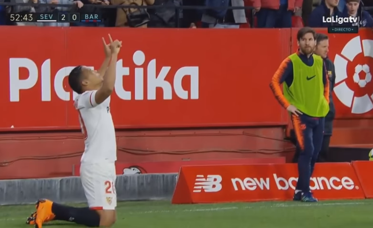 VIDEO: Màn ăn mừng 'chọc giận' Messi và cái kết