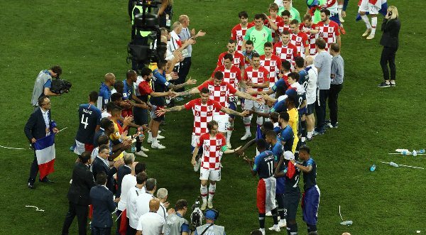 VIDEO: Nỗi buồn của Croatia khi nhận HCB World Cup 2018