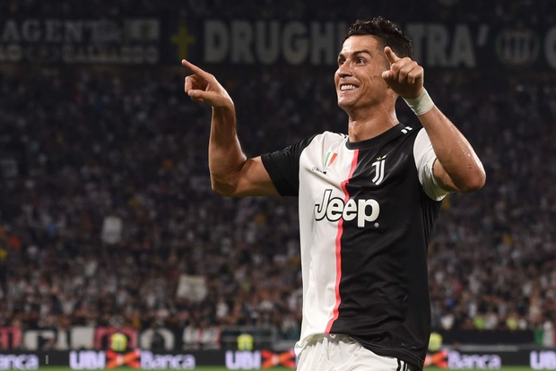 Ronaldo ăn mừng đầy ẩn ý sau khi ghi bàn giúp Juve hạ Napoli