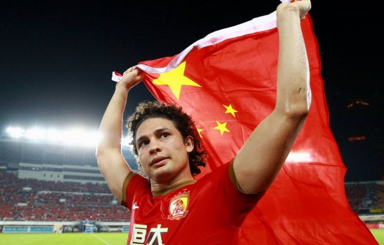 Sao Trung Quốc nhập tịch lên tiếng sau 'mưa lời khen' tại World Cup 