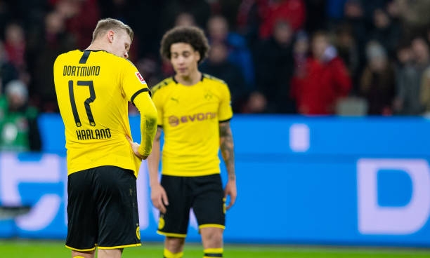 Mưa bàn thắng và sự sụp đổ trong 60 giây của Dortmund