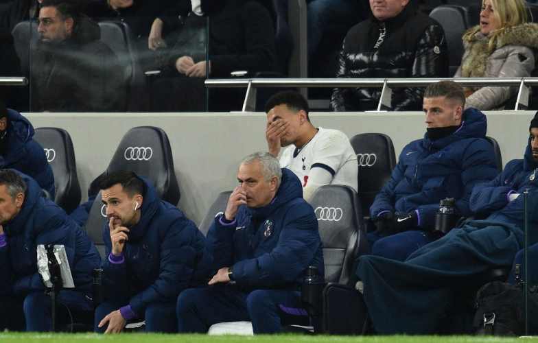 Mourinho lại 'đặc biệt' với màn xem đá penalty không giống ai