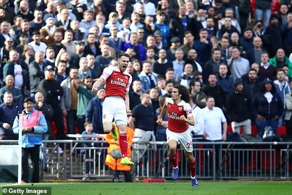 VIDEO: Ramsey mở tỷ số trận đấu giữa Tottenham vs Arsenal