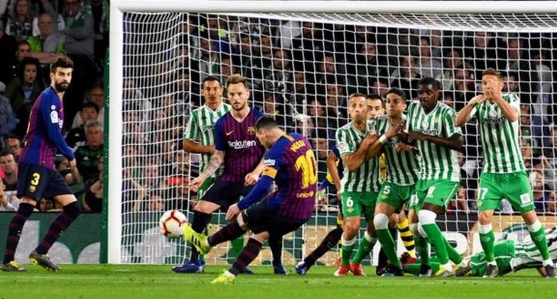 Messi - Từ vua rê dắt bóng đến chuyên gia sút phạt