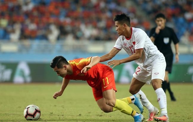 Bóng đá Trung Quốc sa sút vì những luật lệ 'điên rồ'