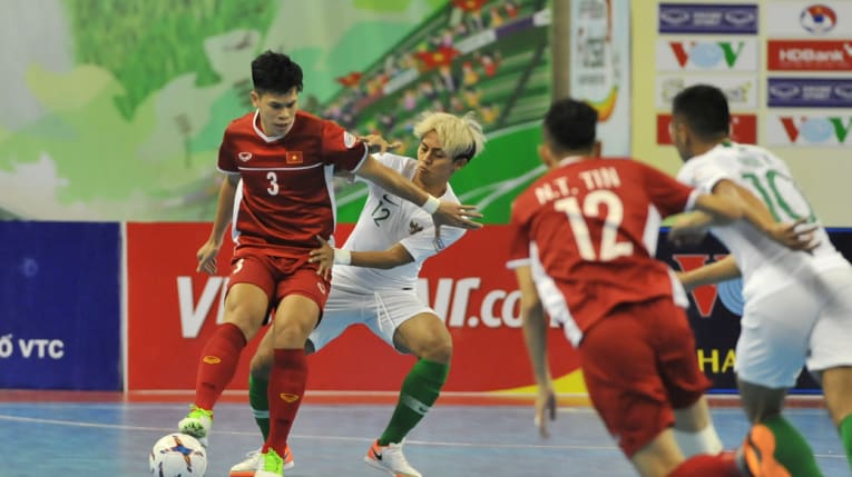 Kết quả bóng đá hôm nay 23/10: Việt Nam 2-0 Malaysia