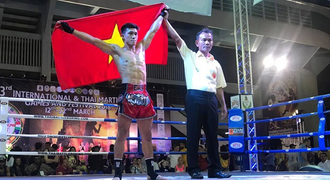 'Độc cô cầu bại' Việt Nam hạ gục võ sĩ Thái Lan, giành đai vô địch thế giới