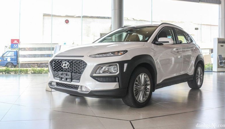 Đấu Kia Seltos, Hyundai Kona giảm giá lần cuối trước Tết