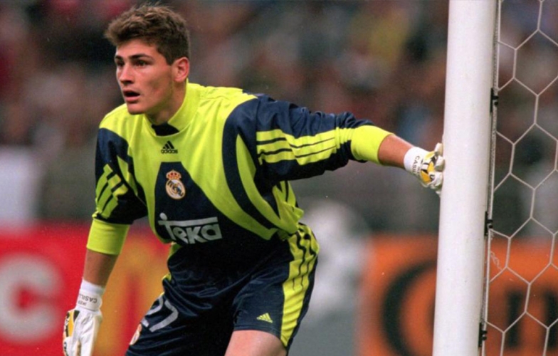 Adidas vinh danh Iker Casillas với mẫu găng tay đặc biệt