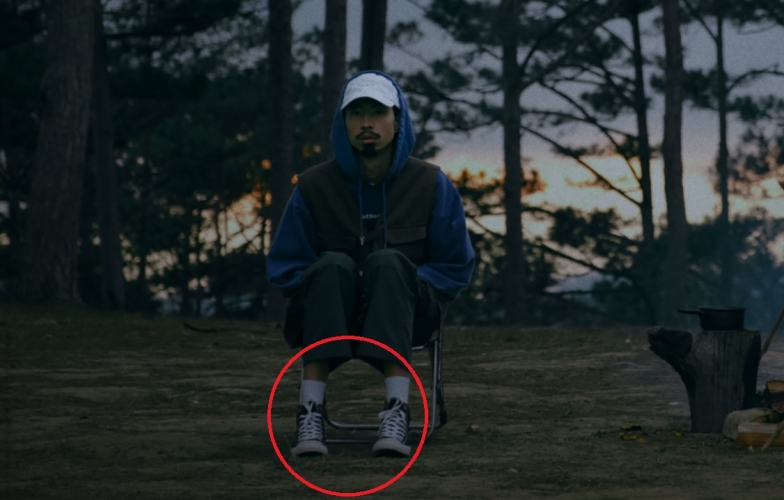 Hé lộ cặp Sneaker xuất hiện trong MV Một Triệu Like 