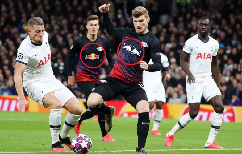 Cầu thủ Leipzig mặc sai đồng phục trong trận gặp Tottenham