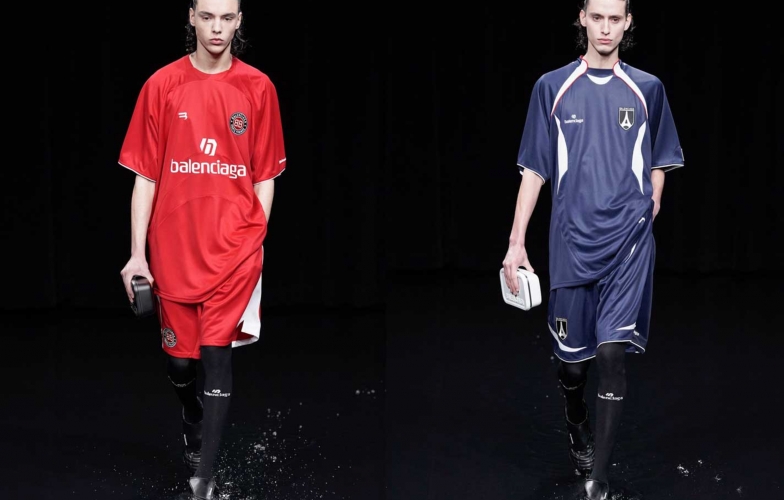 Hãng thời trang cao cấp Balenciaga ra mắt áo đá bóng lạ mắt