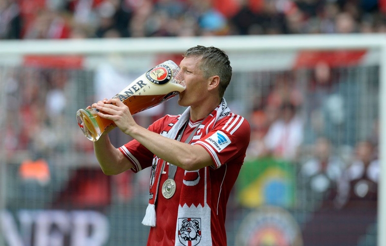 Tại sao cầu thủ chuyên nghiệp nên 'Uống bia ít thôi'?