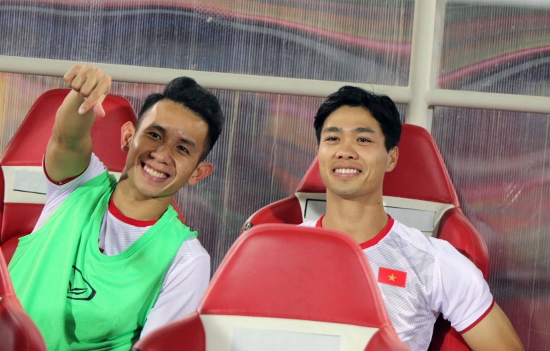 Công Phượng tươi cười rạng rỡ dù không được thi đấu trước Indonesia