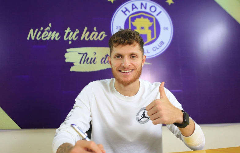 Ngoại binh triệu đô: 'Cầu thủ V-League đều mong được khoác áo Hà Nội'