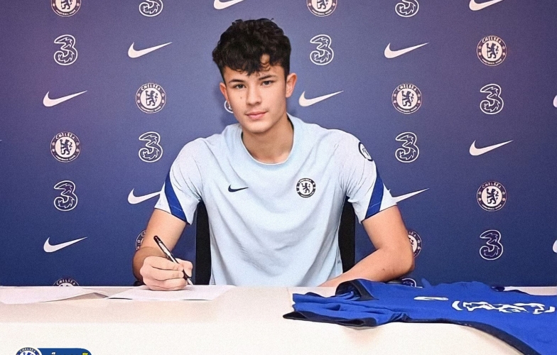 Cầu thủ Thái Lan chính thức ký hợp đồng chuyên nghiệp với Chelsea