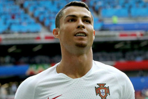 Ronaldo tiết lộ chỏm râu mang lại may mắn sau trận Ma Rốc