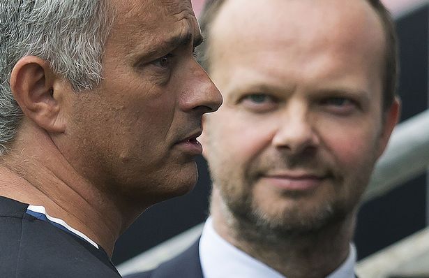 Tin độc quyền: MU sẽ sa thải Mourinho sau trận gặp Newcastle