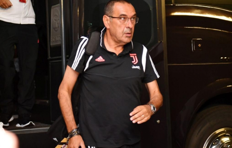 Juventus có nguy cơ mất HLV Sarri dài hạn