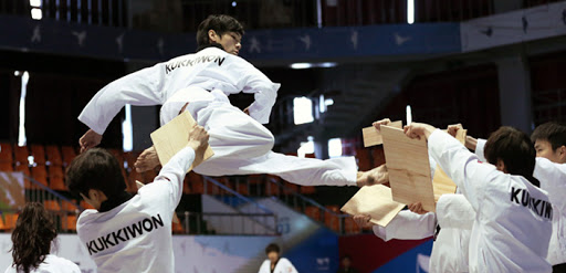 VIDEO: Màn công phá Taekwondo ngoạn mục thu hút 42 triệu lượt xem