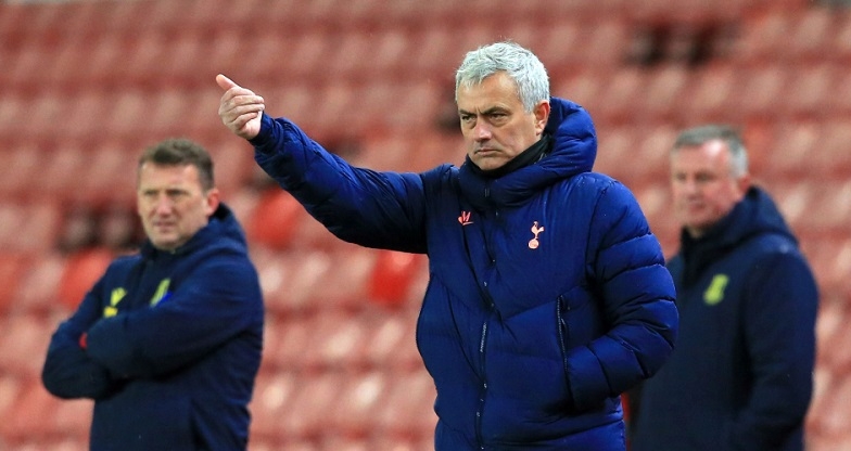 Mourinho cáo buộc sao Tottenham gây rắc rối