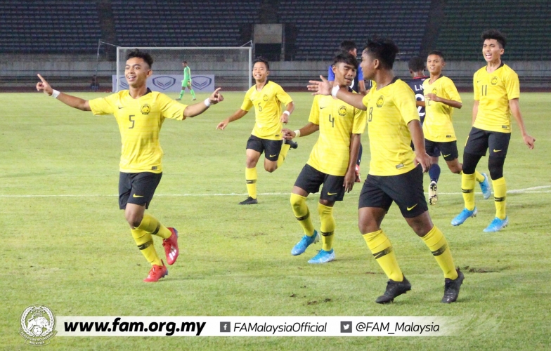 Hủy diệt U16 Campuchia, U16 Malaysia đứng đầu bảng J