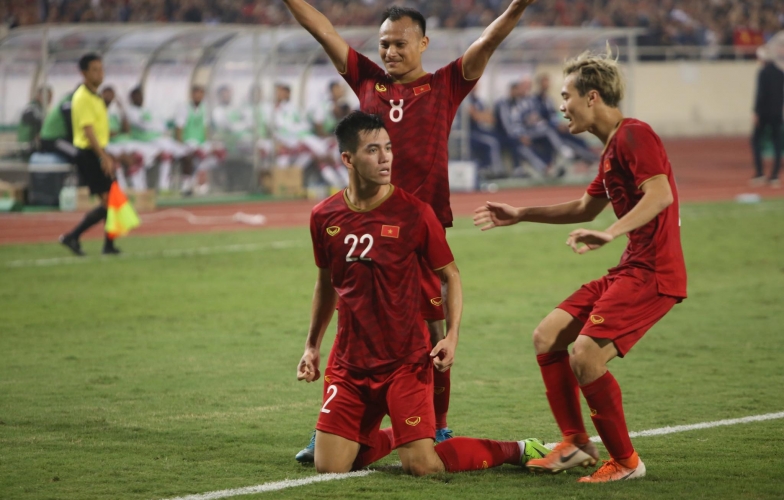 ĐT Việt Nam giành chiến thắng lịch sử trước UAE