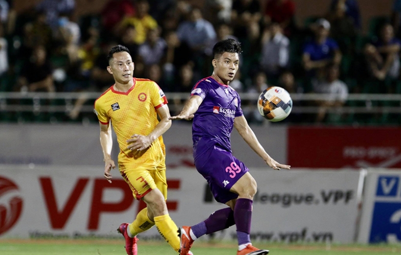 HLV Sài Gòn FC tiến cử người thay thế Trọng Hoàng cho ông Park