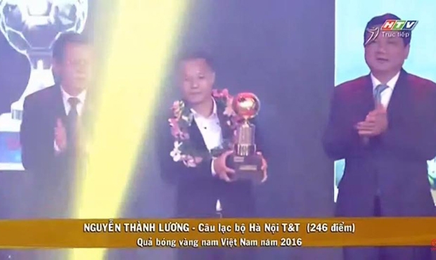 Những sự cố ‘cười ra nước mắt’ ở Gala Quả bóng Vàng 2016