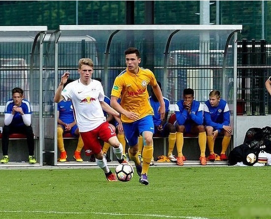 Cầu thủ từng vô địch U19 Cúp QG Đức muốn khoác áo tuyển VN