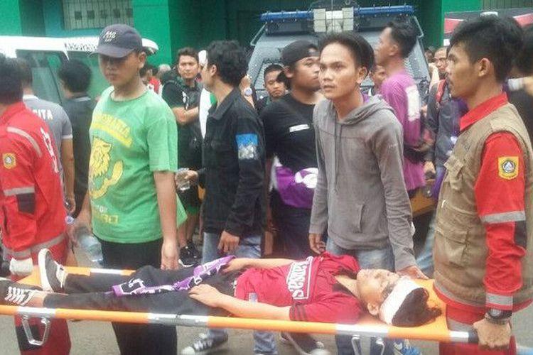 CĐV Indonesia thiệt mạng vì bạo lực ở giải quốc nội