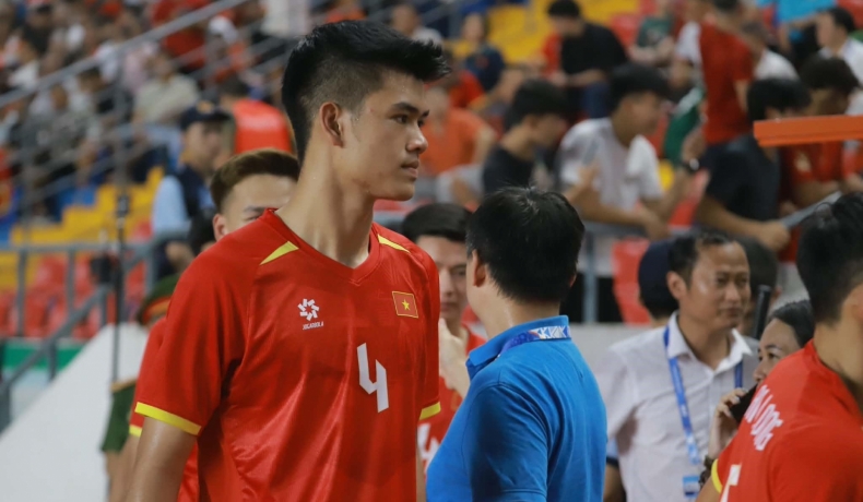 Trung vệ cao nhất lịch sử ĐT Việt Nam chuẩn bị ra mắt AFF Cup