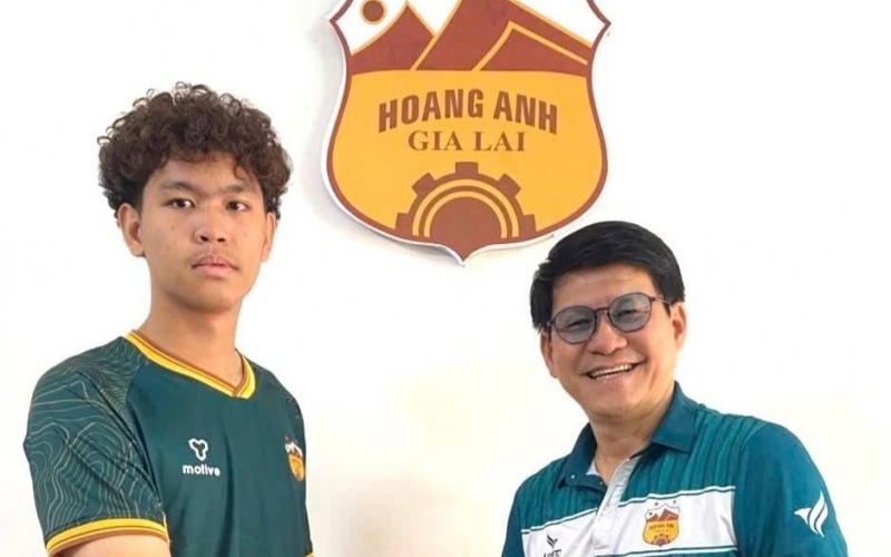 Rộ tin cầu thủ Việt kiều Thái Lan cập bến đại gia V-League