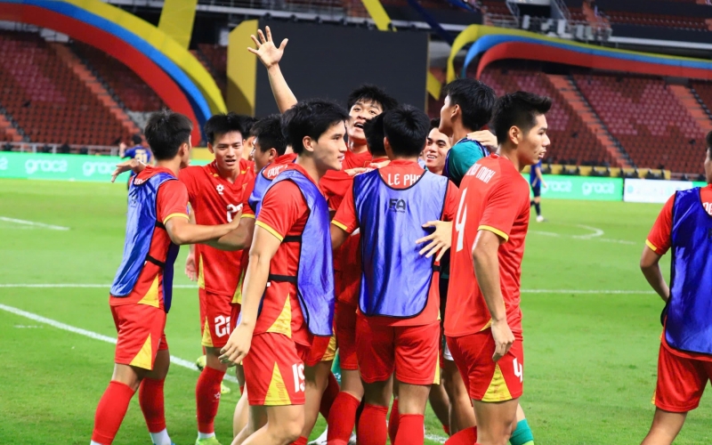 Trực tiếp: HLV Kim Sang Sik phát biểu sau khi giành HCV SEA Games 33