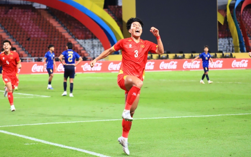 Trung vệ U22 Việt Nam chia sẻ cảm xúc sau khi giành HCV SEA Games