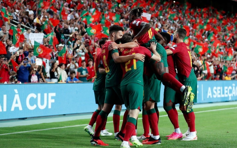 Bồ Đào Nha đại thắng 9 sao khi Ronaldo không góp mặt 1 phút nào